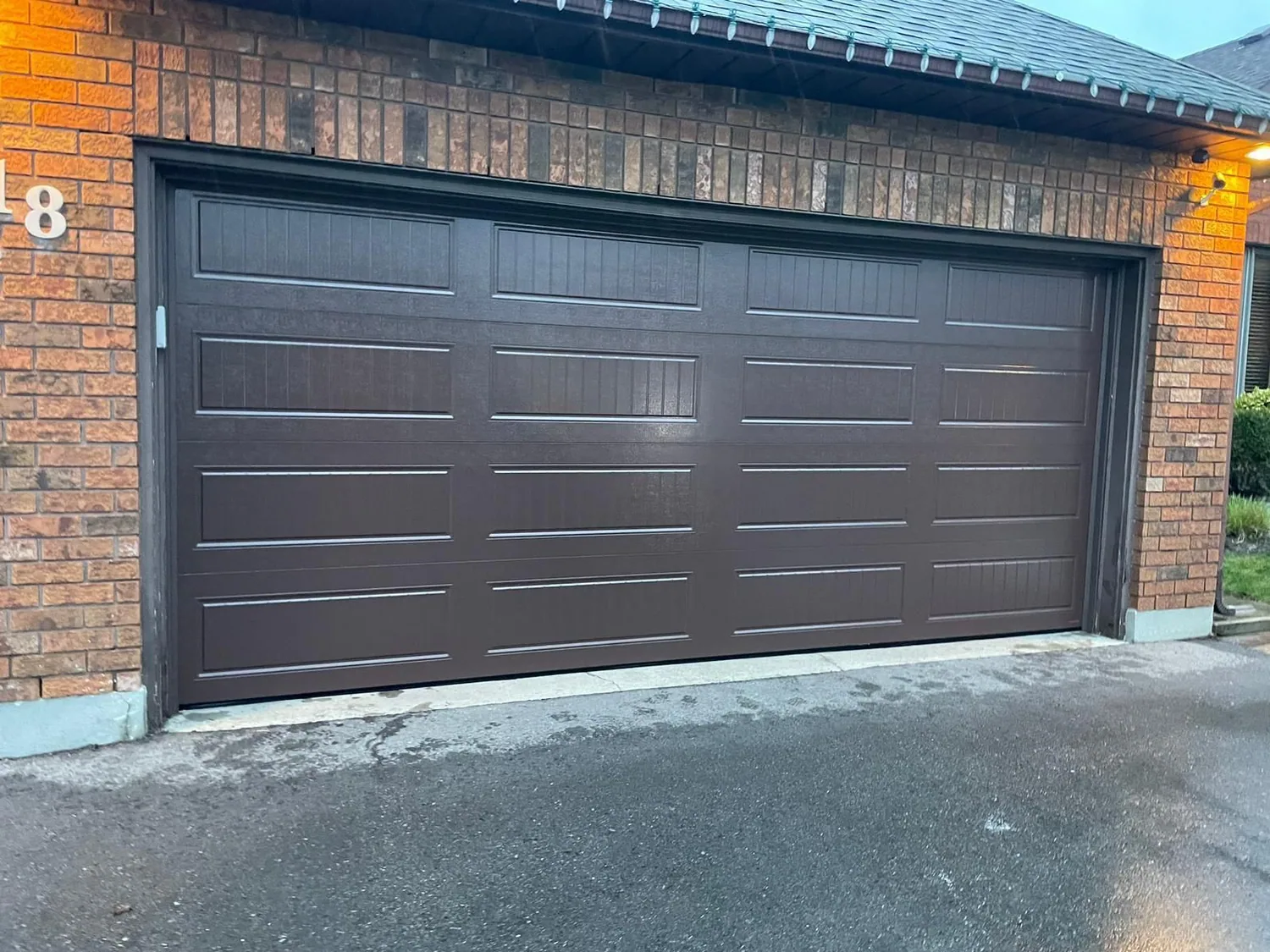 Black horizontal installation in Mississauga