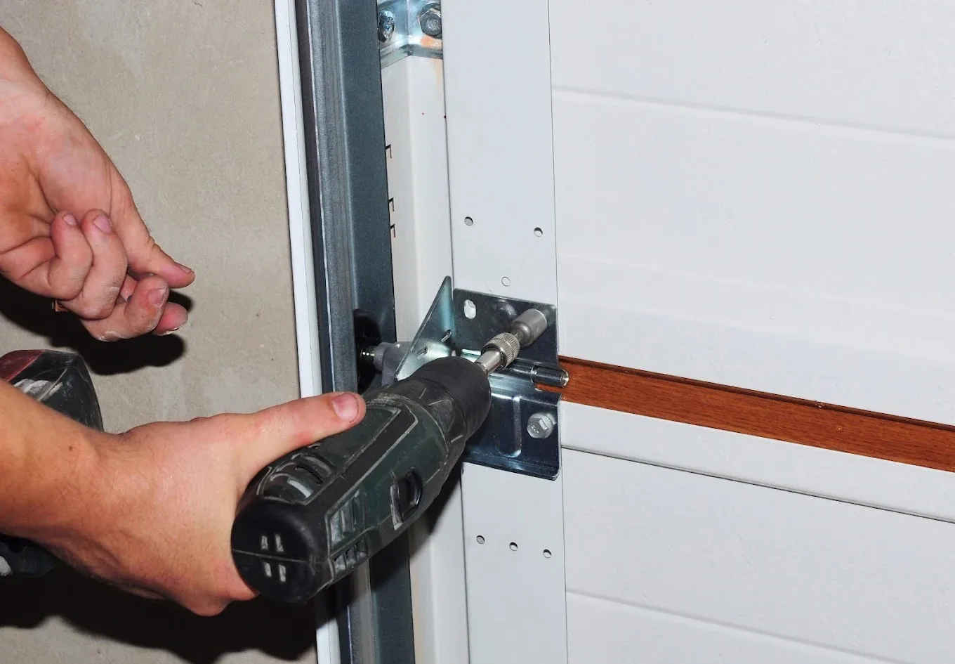 Drill hinge repair in Brampton